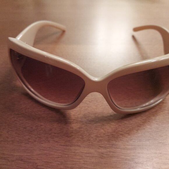 Dolce & Gabbana Sunglasses with case main image 13
